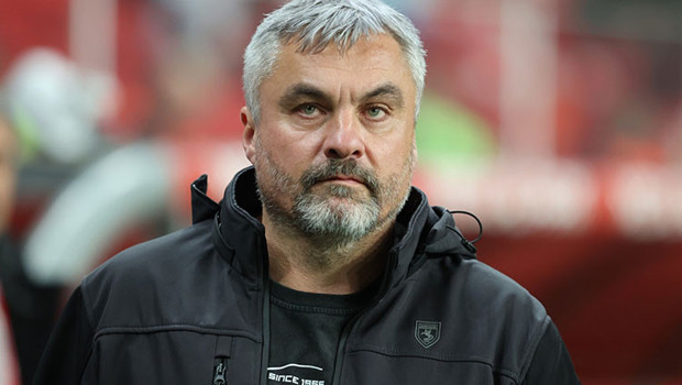 Thomas Reis'ten maç sonu tepki: 'Skandal, VAR'dakiler yemek mi yiyordu?'