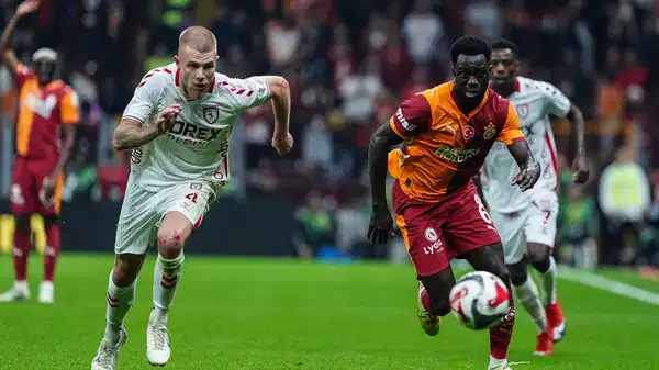 Galatasaray'dan Samsunspor maçının ardından paylaşım: 'Bu da mı kırmızı kart değil?' 