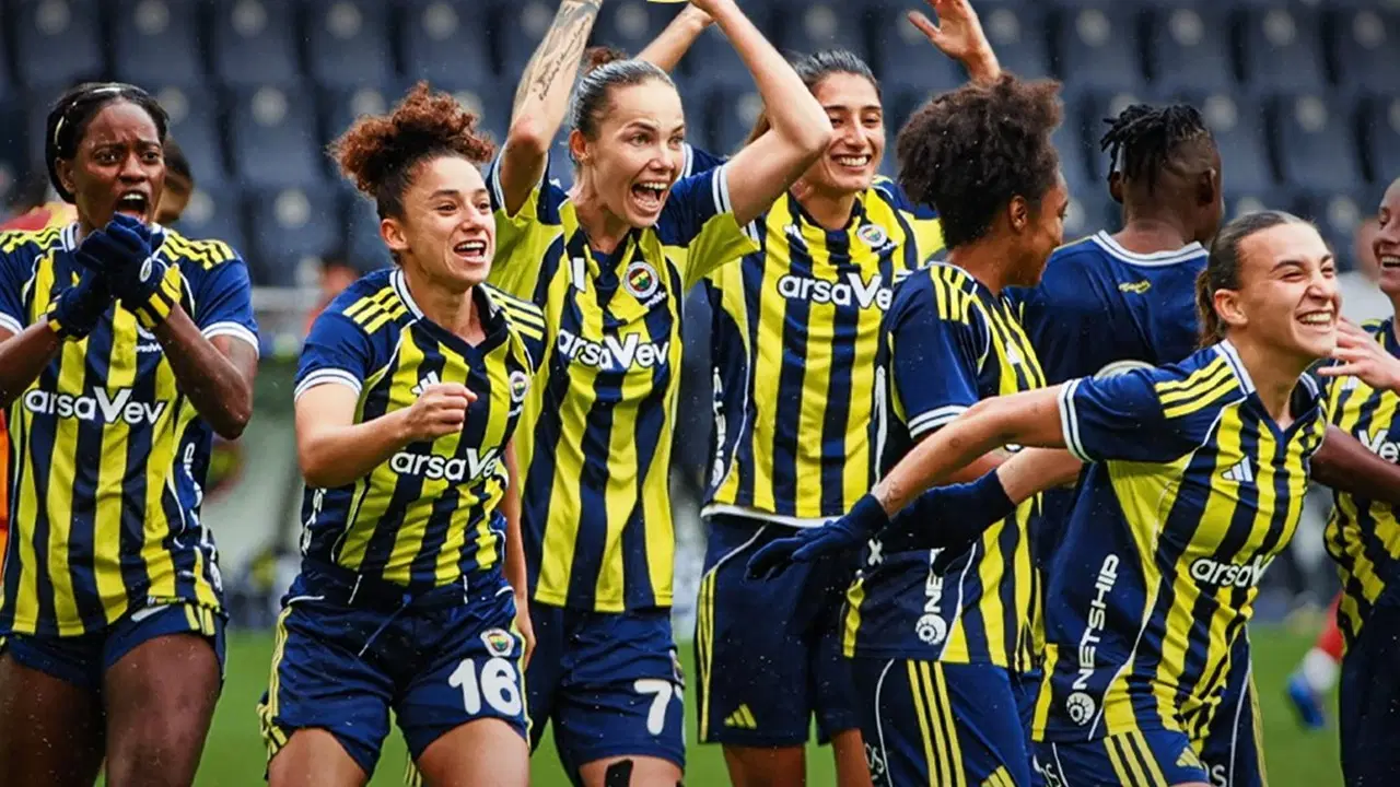Dev derbide kazanan Fenerbahçe: Galatasaray'ı devirdi, 11'de 11 yaptı!